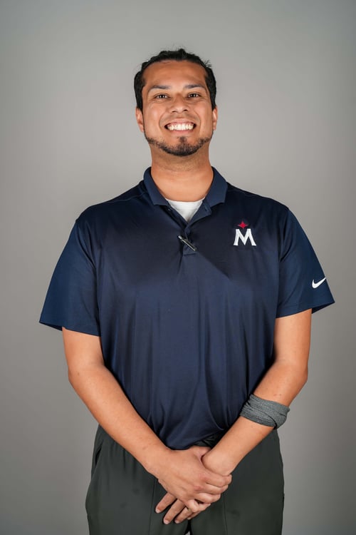 Picture of sports physical therapist Dr. Edwin Porras 